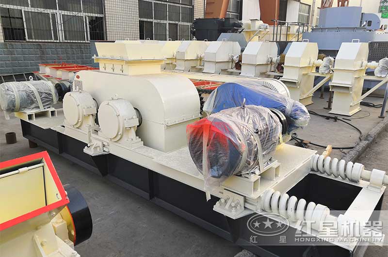 對輥式制砂機(jī) 對輥式制砂機(jī)