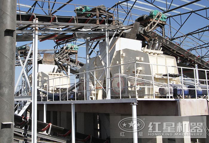 河北大型砂石廠反擊式破碎機現(xiàn)場 河北大型砂石廠反擊式破碎機現(xiàn)場