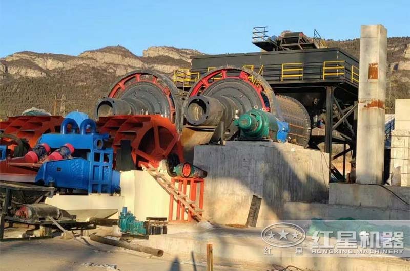 球磨機(jī)現(xiàn)場(chǎng) 球磨機(jī)現(xiàn)場(chǎng)