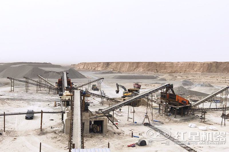 重錘式破碎機(jī)現(xiàn)場 重錘式破碎機(jī)現(xiàn)場