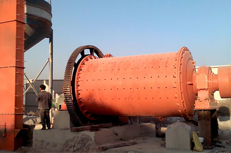 球磨機(jī)現(xiàn)場(chǎng) 球磨機(jī)現(xiàn)場(chǎng)