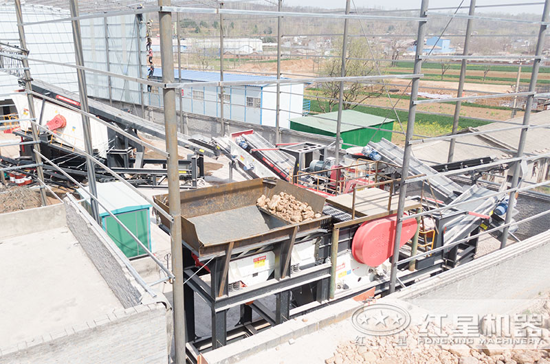 移動(dòng)石頭破碎機(jī) 移動(dòng)石頭破碎機(jī)