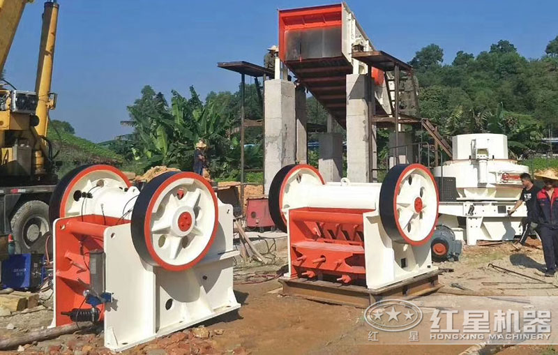 德版顎式破碎機(jī)現(xiàn)場